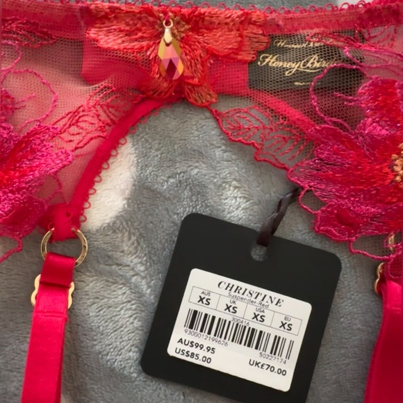 CHRISTINE RED
GARTER BELT - Picture 10 of 10